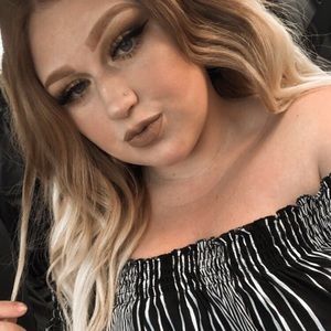 Meet your Posher, Kayla